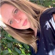 Ragazza diplomata con votazione 93/100 si propone come insegnante per alcune materie da accordare con l’alunno. Svolgo le lezioni da remoto